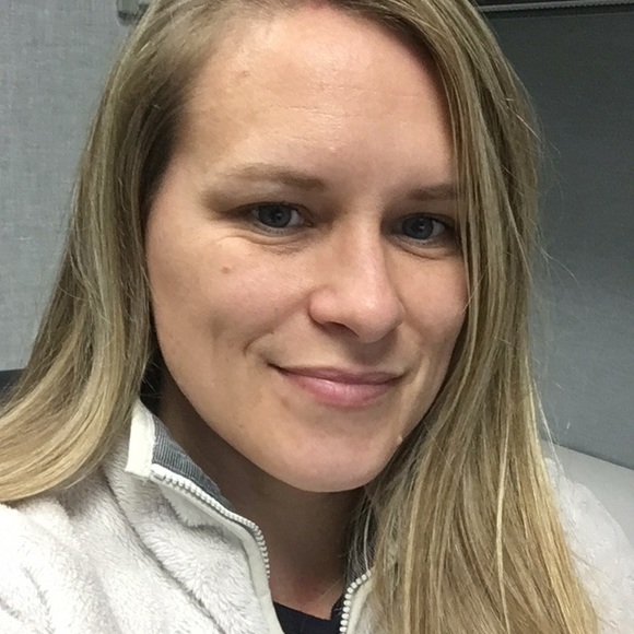 Meet your Posher, Beth - Picture 1 of 1